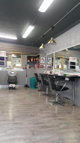 cork-academy-of-hair-dressing-12