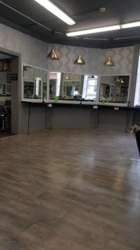 cork-academy-of-hair-dressing-15